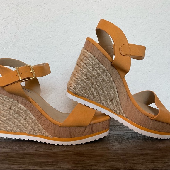 Soda Orange Shoes - Picture 6 of 7